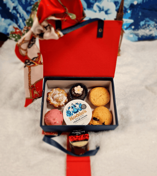 Deluxe Cream Tea Handbag Giftbox I Free Delivery - cakery wonderland eventscakery wonderlandcakery wonderlandafternoon teacreamteahandbag