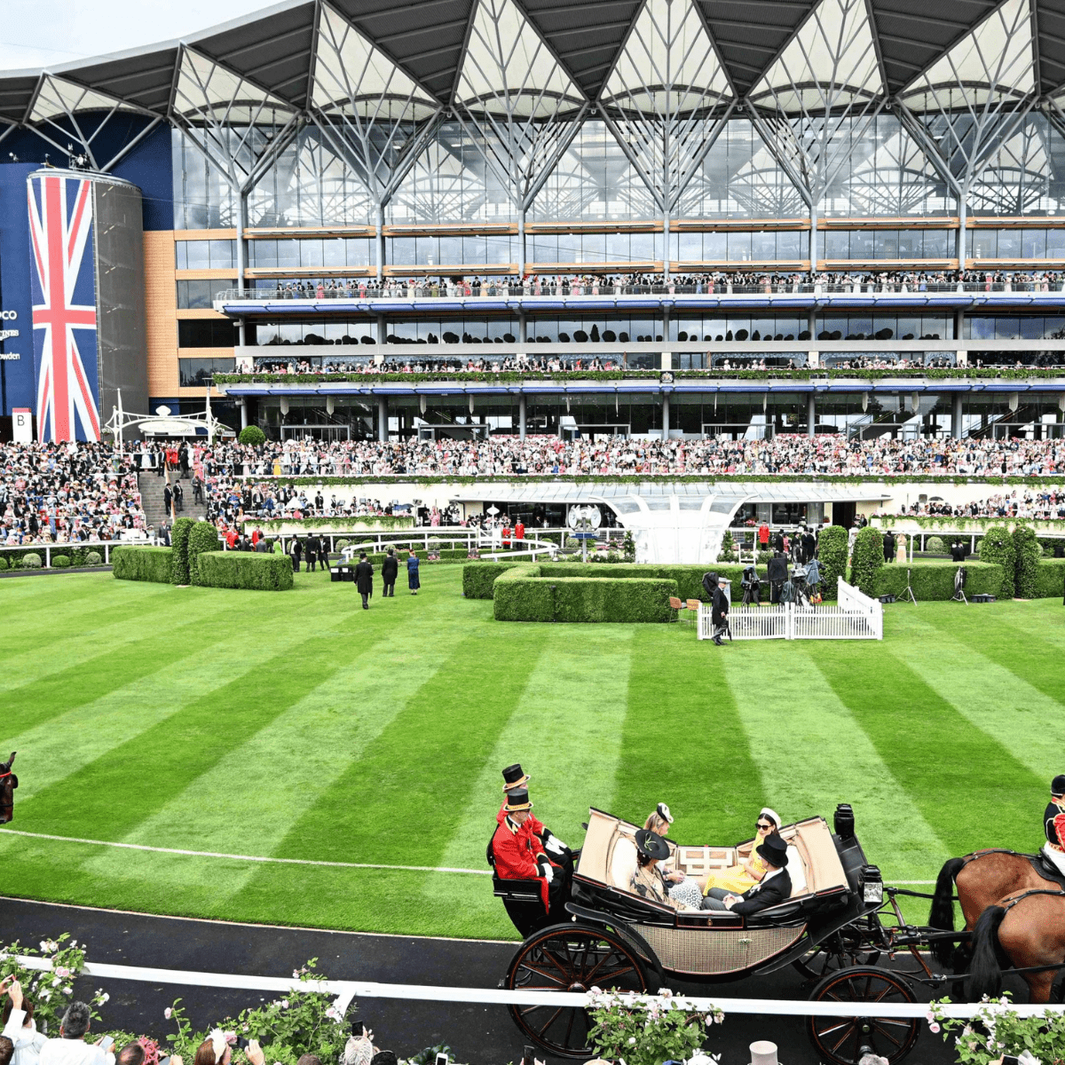 Royal Ascot Ladies Day 19th June - Prosecco Afternoon Tea Handbag box - cakery wonderland eventscakery wonderlandcakery wonderlandfood hamperascotSINGLEAFTChampers