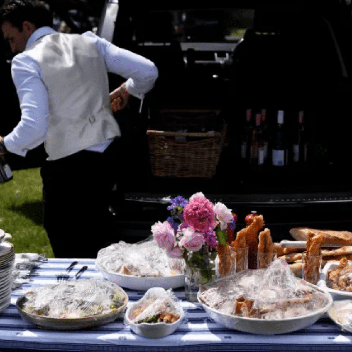 Royal Ascot Ladies Day 19th June - Prosecco Afternoon Tea Handbag box - cakery wonderland eventscakery wonderlandcakery wonderlandfood hamperascotSINGLEAFTChampers