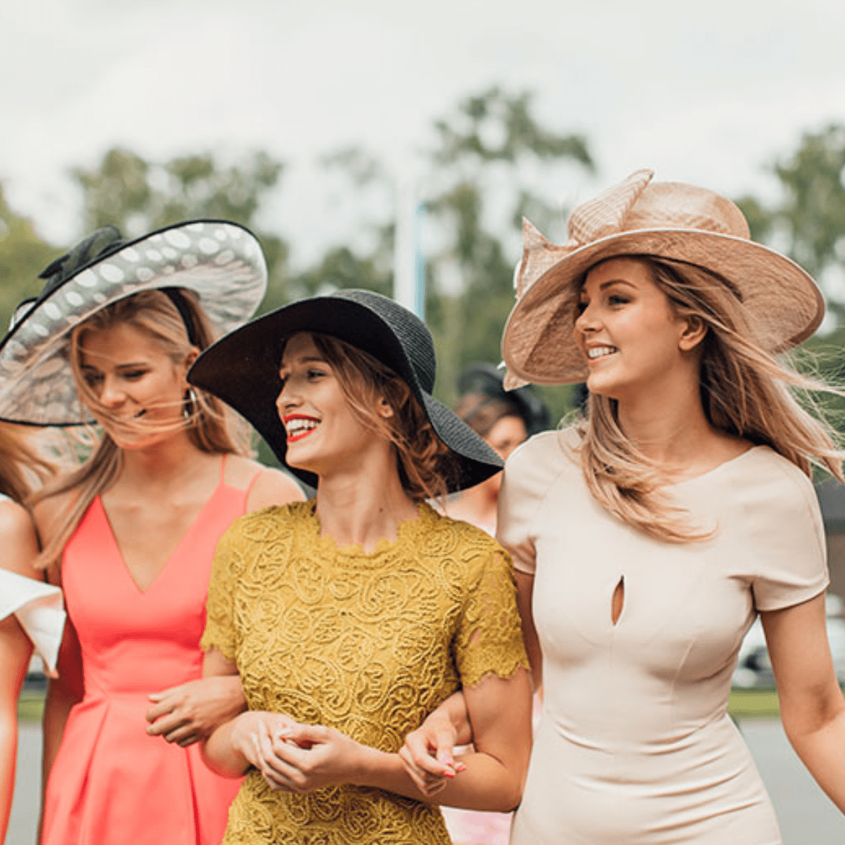 Royal Ascot Ladies Day 19th June - Prosecco Afternoon Tea Handbag box - cakery wonderland eventscakery wonderlandcakery wonderlandfood hamperascotSINGLEAFTChampers