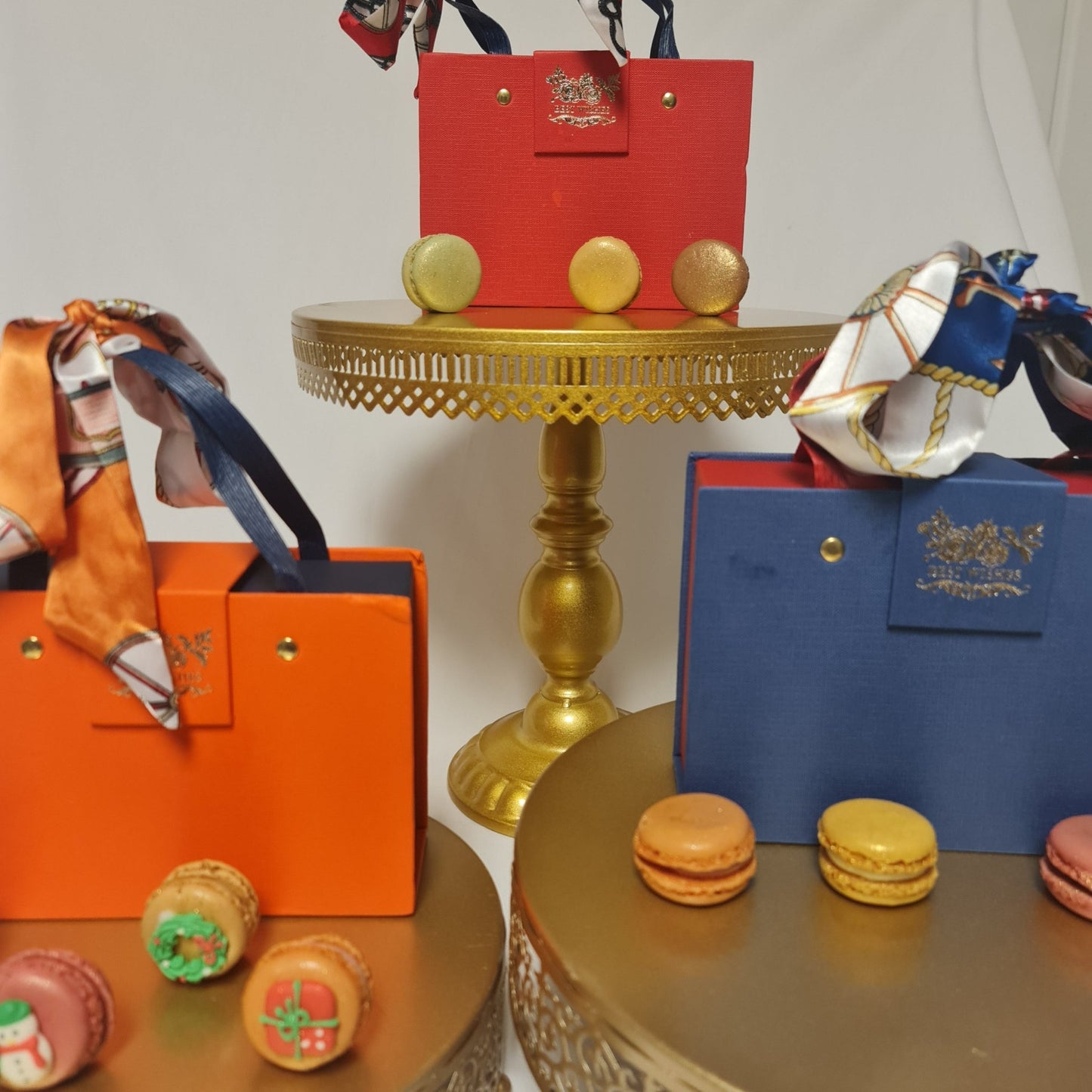 Wonderland Macaron Handbag Gift Box - cakery wonderland eventscakery wonderland eventscakery wonderland eventsCakes & Dessert BarsHANDBAG RED DELIVERY INCLUDED