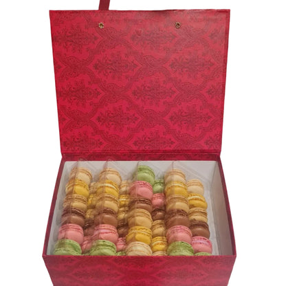 48 French Macaron in an exclusive luxury handbag giftbox - cakery wonderland eventscakery wonderland eventscakery wonderland eventsMacaron Handbag Box12summermacnbox-2
