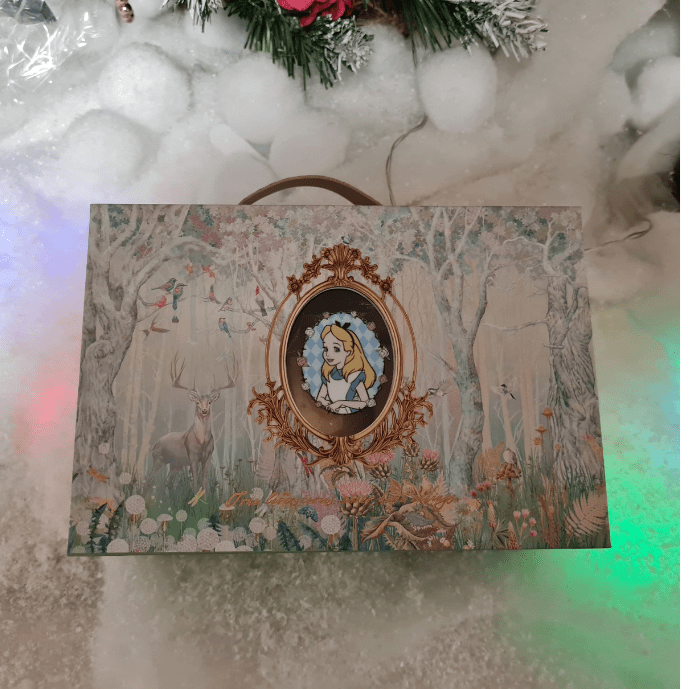 Alice In Wonderland Limited Edition Curiosity Treat Box - cakery wonderland eventscakery wonderlandcakery wonderlandafternoon teaalicetreatbox