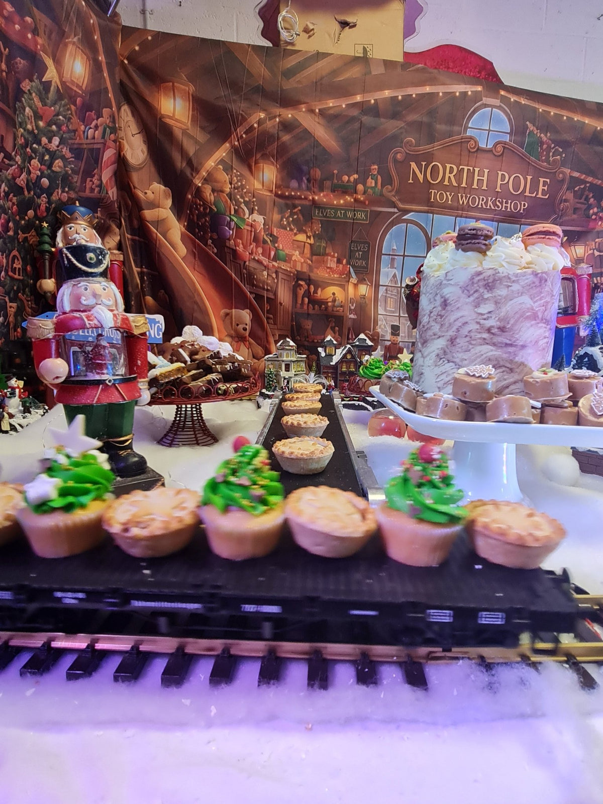 Christmas Dessert Experience Booking - cakery wonderland eventscakery wonderland eventscakery wonderland eventsxmas dessert