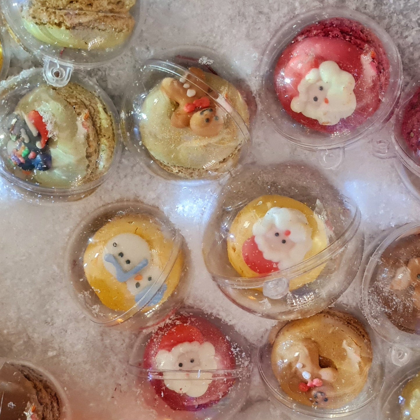 Delicious French Macaron Filled Christmas Baubles - cakery wonderland eventscakery wonderland eventscakery wonderland eventsMacaron6macbaubles