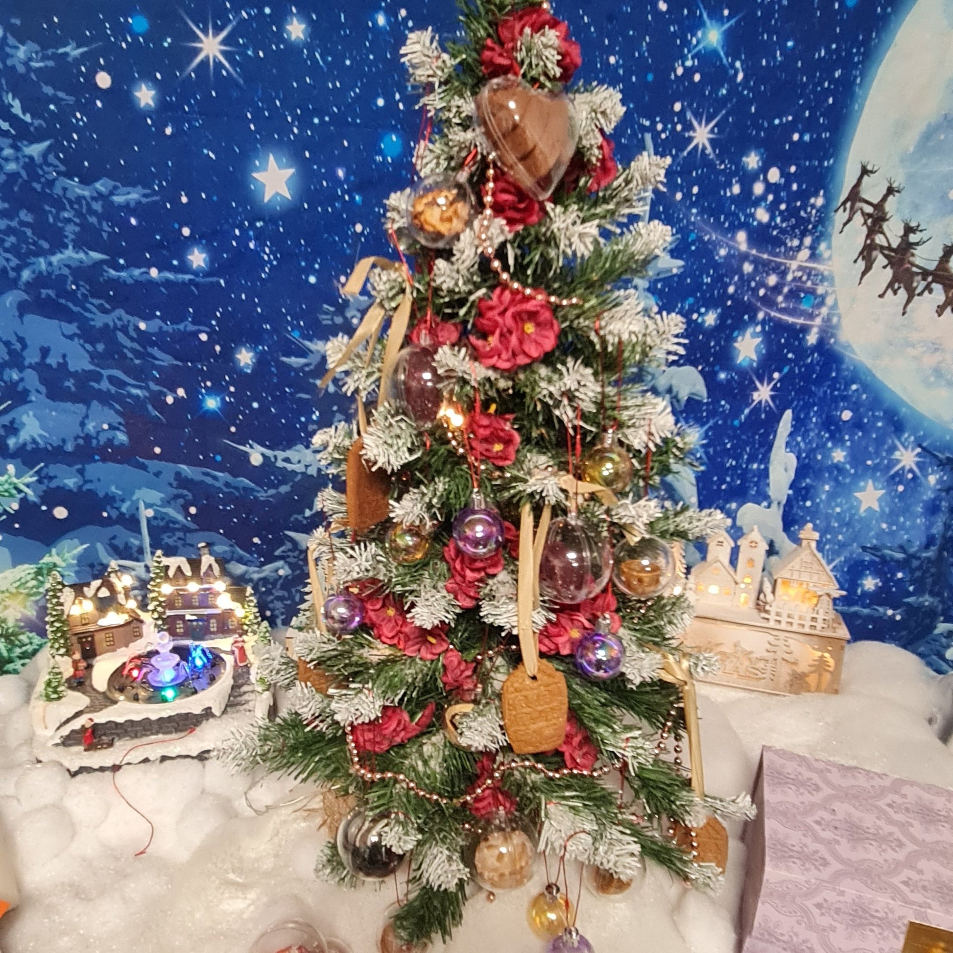 Delicious French Macaron Filled Christmas Baubles - cakery wonderland eventscakery wonderland eventscakery wonderland eventsMacaron6macbaubles