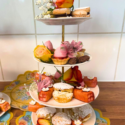 Deluxe Afternoon Tea - Event Catering I Delivery in London - cakery wonderland eventscakery wonderlandcakery wonderlandafternoon teacelebrationafternoontea-delivery