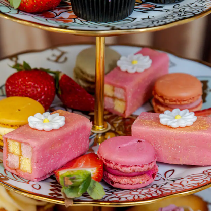Luxury Cake Treat Gift Box Serves 4 - 6 Nationwide Delivery - cakery wonderland eventscakery wonderland eventscakery wonderland eventsCelebration cakescaketreatbox4