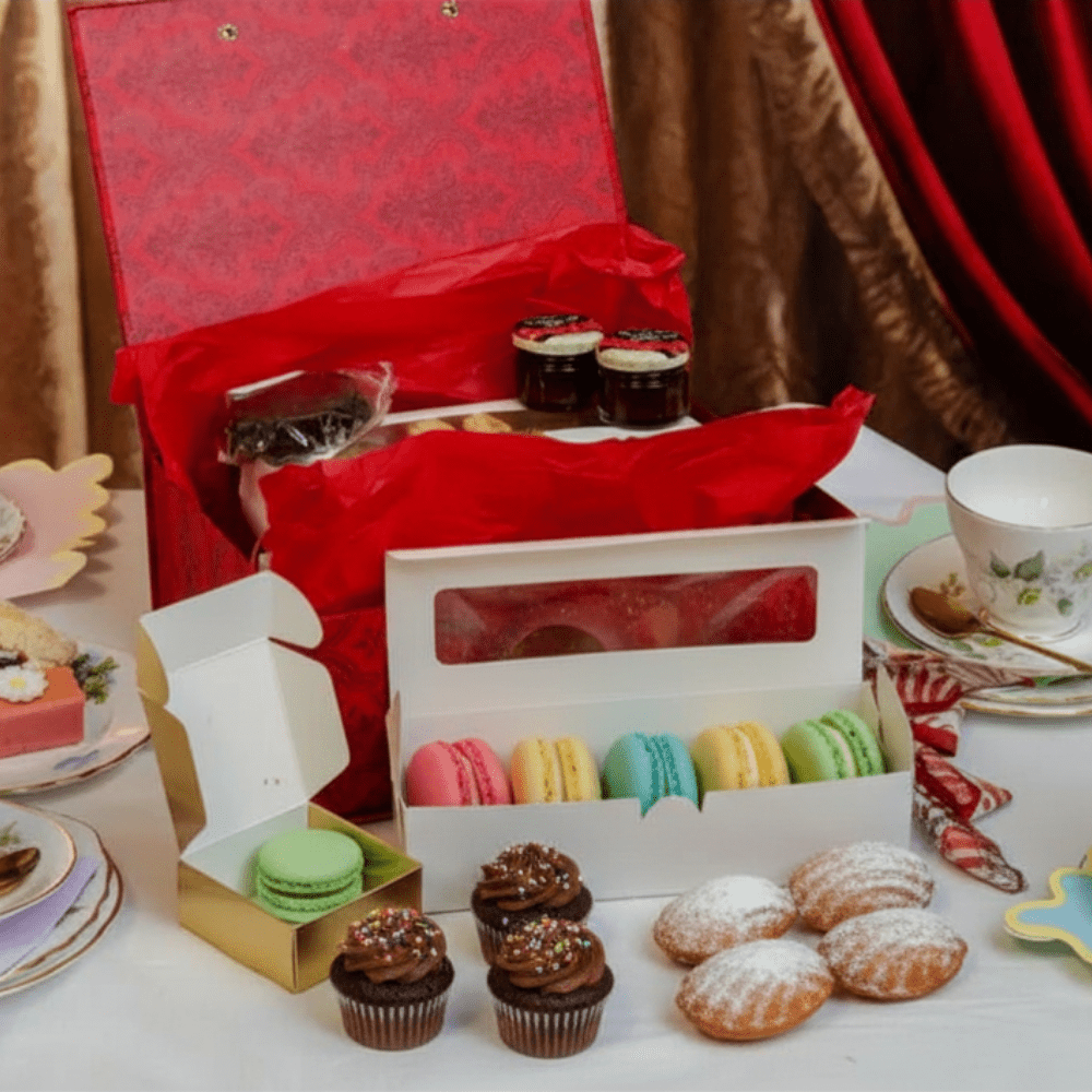 Luxury Cake Treat Gift Box Serves 4 Nationwide Delivery - cakery wonderland eventscakery wonderland eventscakery wonderland eventsCelebration cakes