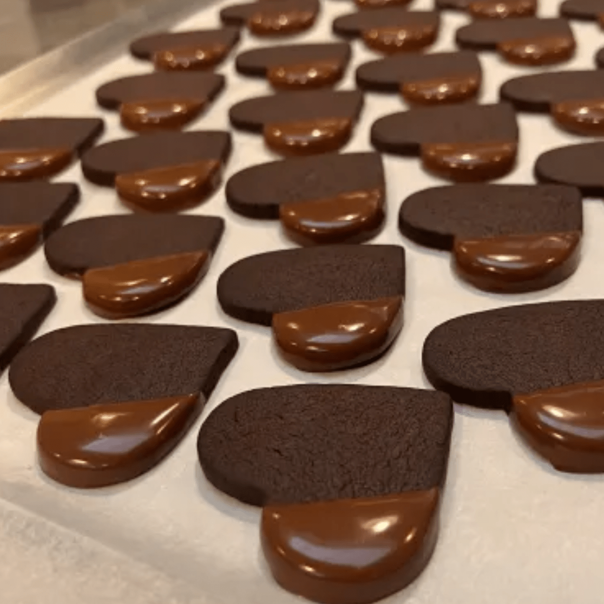 Luxury Chocolate shortbreads Handbag giftbox - cakery wonderland eventscakery wonderlandcakery wonderlandshortbread Handbag Boxhandbagchocshortbread