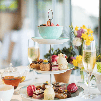 Royal Ascot Ladies Day 19th June - Prosecco Afternoon Tea Handbag box - cakery wonderland eventscakery wonderlandcakery wonderlandfood hamperascotSINGLEAFTChampers