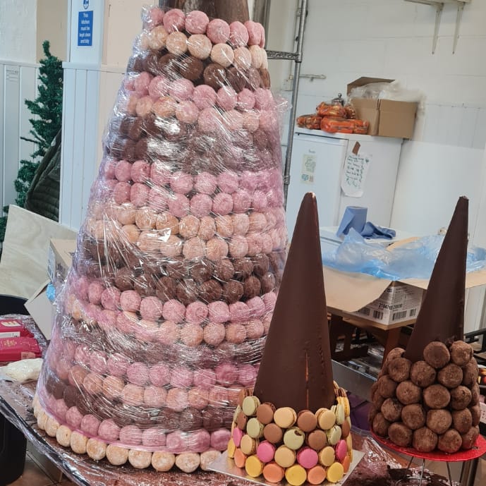 wedding Donut Tower - Cakery wonderland - cakery wonderland eventscakery wonderland eventscakery wonderland eventsdonut walldonuttower30cm