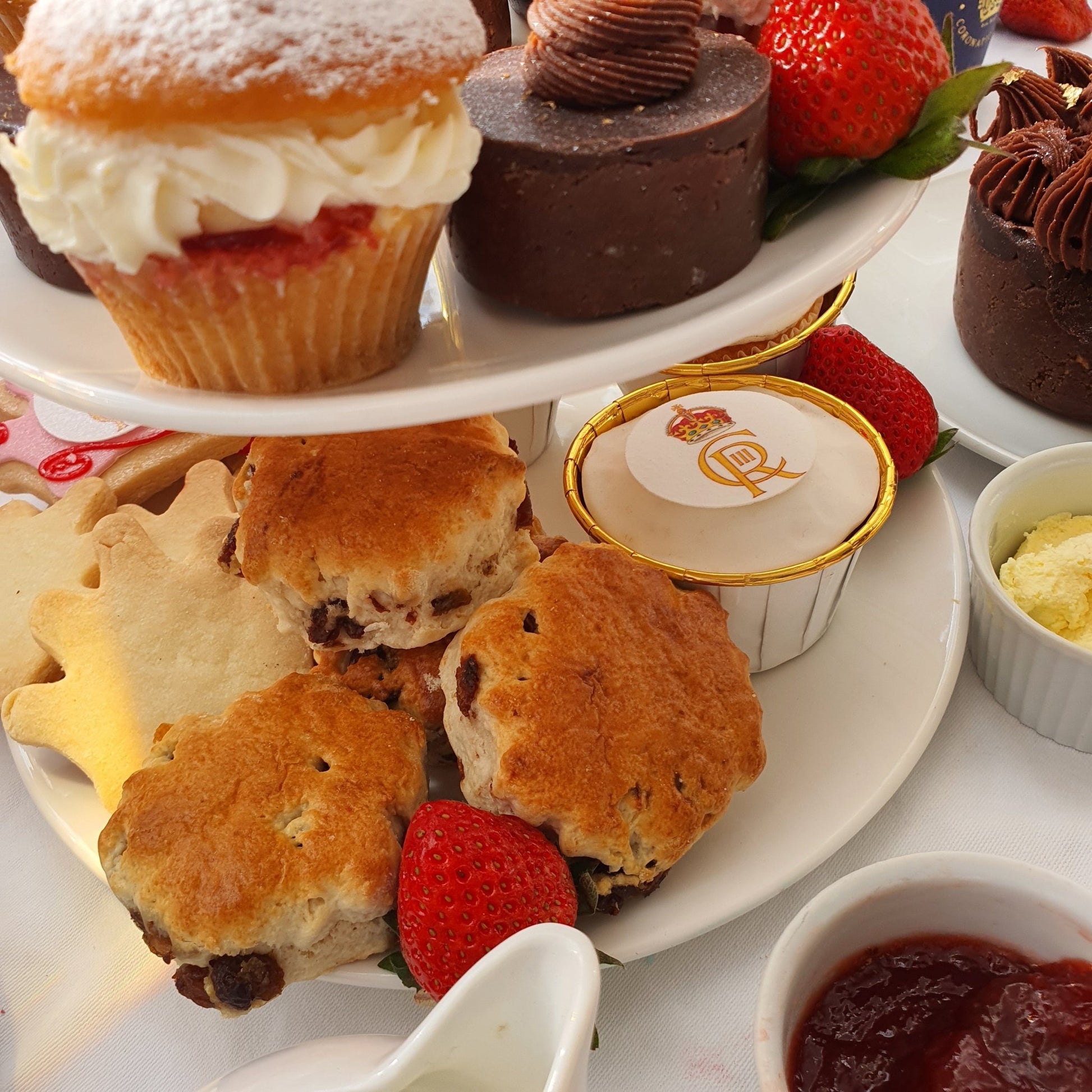 The Deluxe Afternoon Tea Event Catering Menu - cakery wonderland eventscakery wonderlandcakery wonderlandfood hamperdeluxeafternoontea-crockery